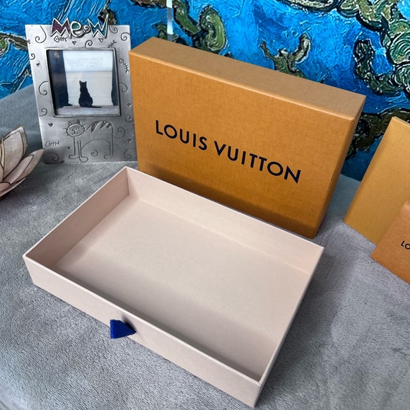 Louis Vuitton box and accessory kit - Picture 6 of 6